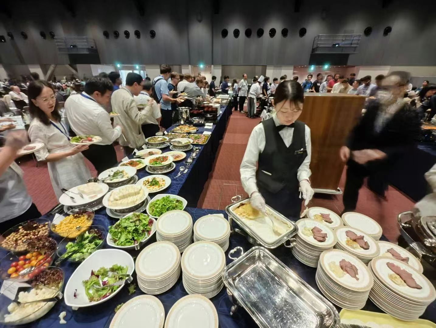 参加学术会议合影